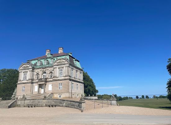 denmark/zealand/landmark/the-hermitage-hunting-lodge