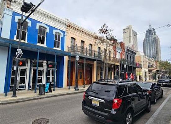 alabama/south-alabama/landmark/dauphin-st