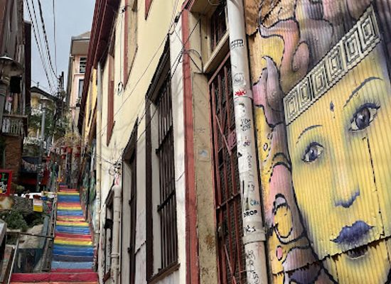 chile/valparaiso/landmark/escalera-de-colores