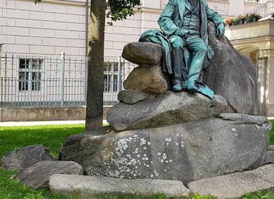 austria/linz/landmark/adalbert-stifter-denkmal-im-promenadenpark