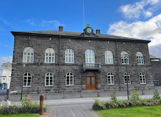 iceland/reykjavik/landmark/albingishusio