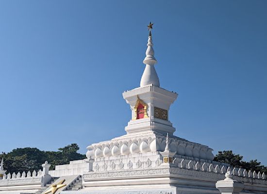laos/vientiane/chanthabouly/landmark/revolution-memorial-tower