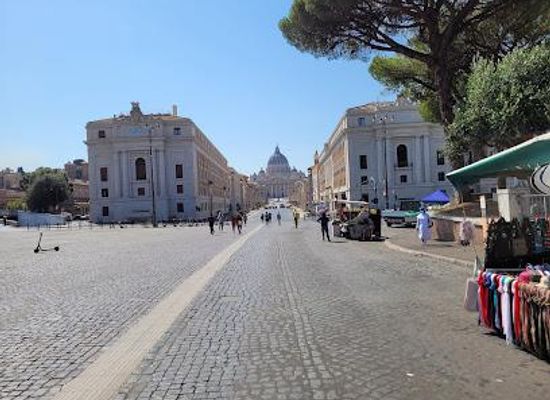 vatican-city/vatican-grottoes/landmark/piazza-pia
