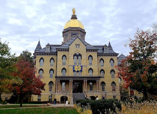 indiana/southwest-indiana/landmark/the-golden-dome