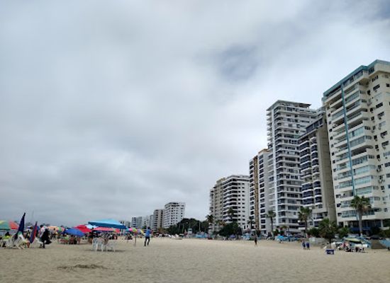ecuador/santa-elena-region/landmark/playa-de-chipipe