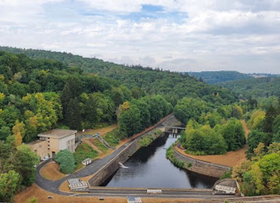 belgium/hautes-fagnes/landmark/lake-gileppe