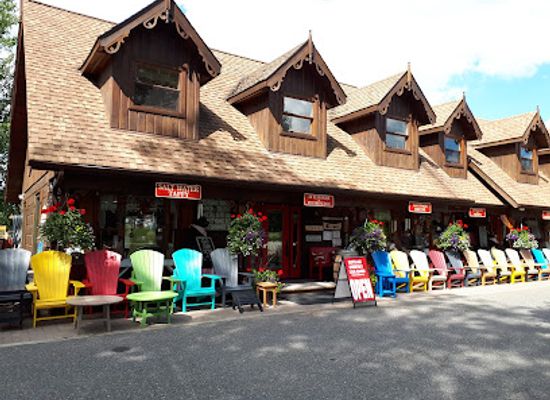 canada/haliburton-highlands/landmark/cottage-country-log-cabin-trading-company