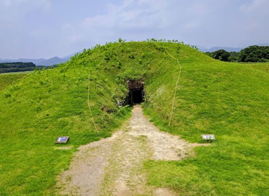 japan/hyuga/landmark/saitobaru-burial-mounds