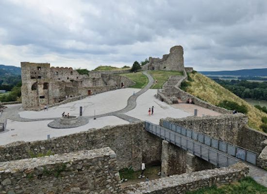 slovakia/spis/landmark/hrad-devin