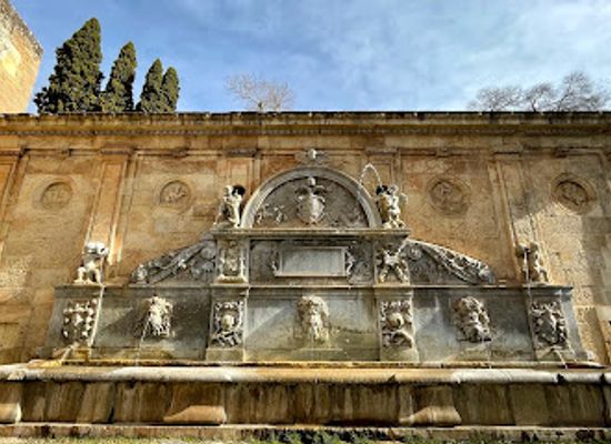 spain/granada/landmark/pilar-de-carlos-v