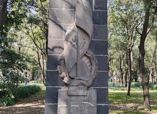 mexico/central-mexico/landmark/monumento-a-santiago-xicotencatl