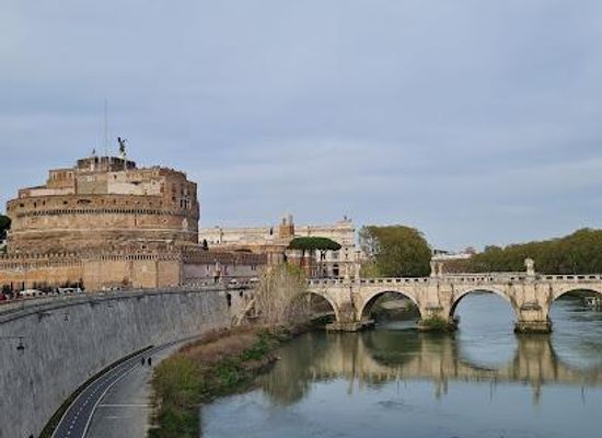 italy/rome/landmark/piazza-di-ponte-s-angelo