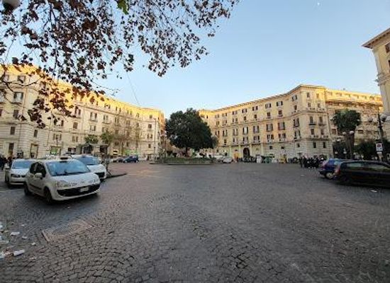 italy/campania/landmark/piazza-vanvitelli