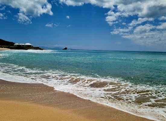 antigua-and-barbuda/saint-john/landmark/landing-bay-beach