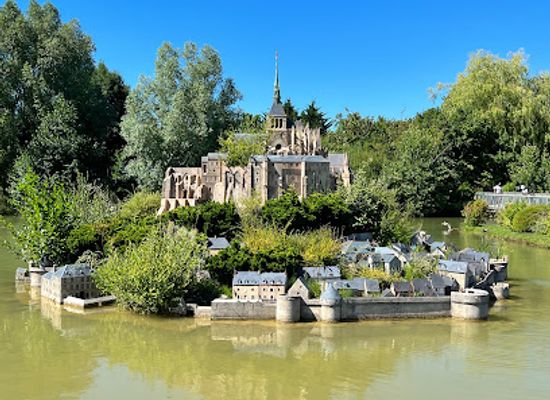 france/centre-val-de-loire/landmark/france-miniature