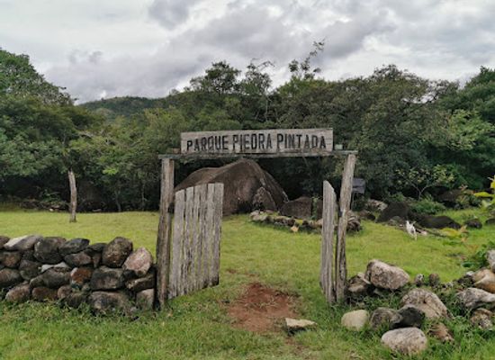 panama/chiriqui-highlands/landmark/piedras-pintadas-de-caldera-petroglifos-de-caldera