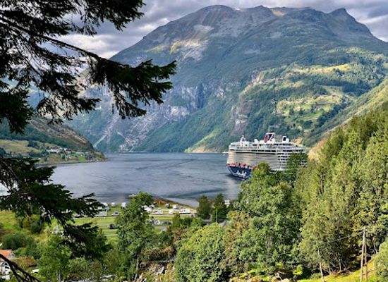 norway/geirangerfjord/landmark/losta-500-moh-view-point