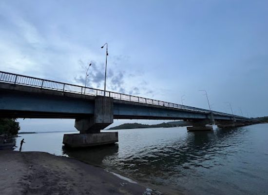 sri-lanka/trincomalee-district/landmark/kinniya-bridge