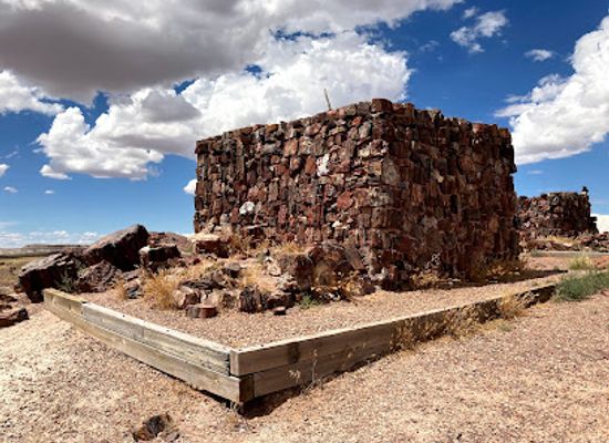 arizona/apache-county/landmark/agate-house