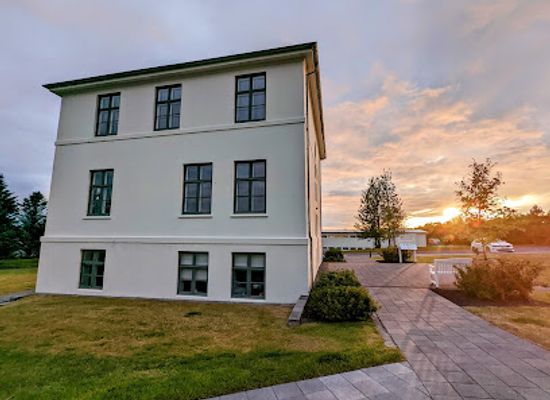 iceland/kopavogur/landmark/georaktarhus-kopavogsbajar