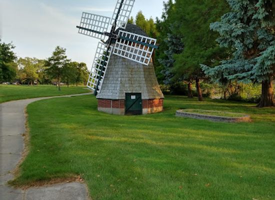 michigan/west-michigan/landmark/van-bragt-park