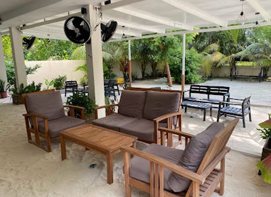 maldives/dhigurah/landmark/white-sand-dhigurah-guest-house
