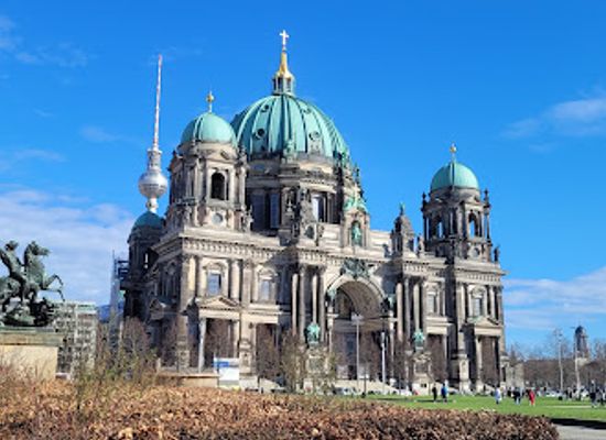 germany/berlin/mitte/landmark/schlossviertel