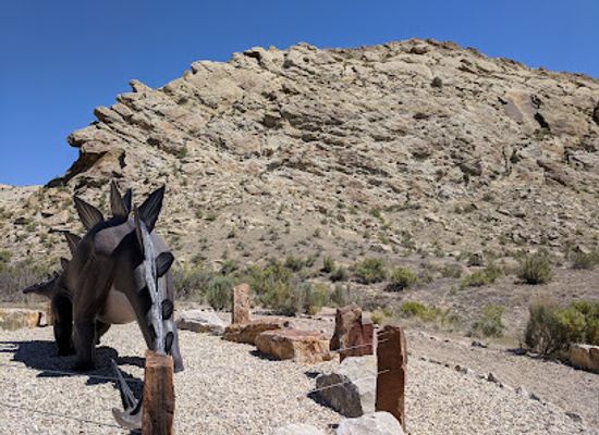 utah/west-desert/landmark/quarry-visitor-center