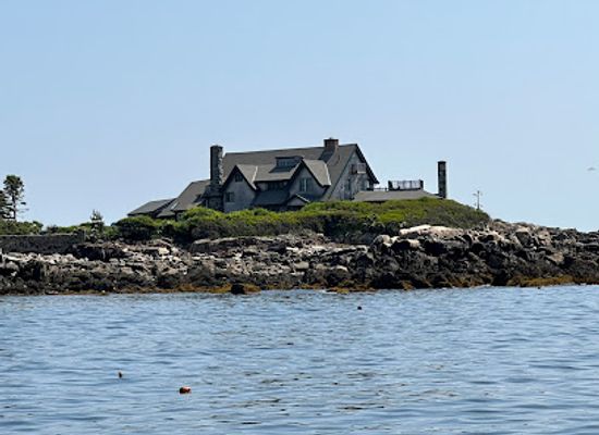 maine/kennebunkport/landmark/rugosa-lobster-tours