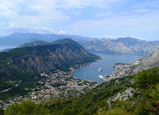 montenegro/cetinje/landmark/kotor-serpentine
