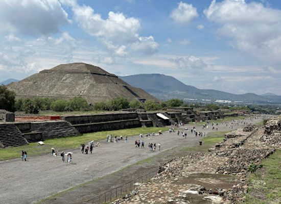 mexico/eastern-mexico/landmark/zona-arqueologica-de-teotihuacan-puerta-1