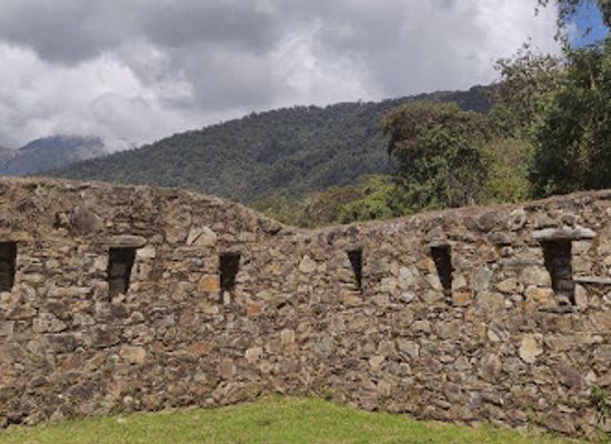 peru/apurimac/landmark/llaqtapata-archaeological-site