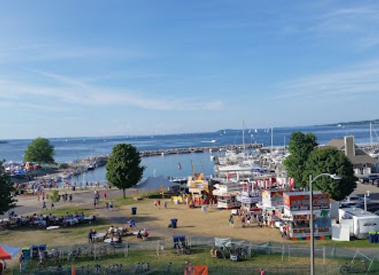 michigan/traverse-city/landmark/traverse-city-tourism