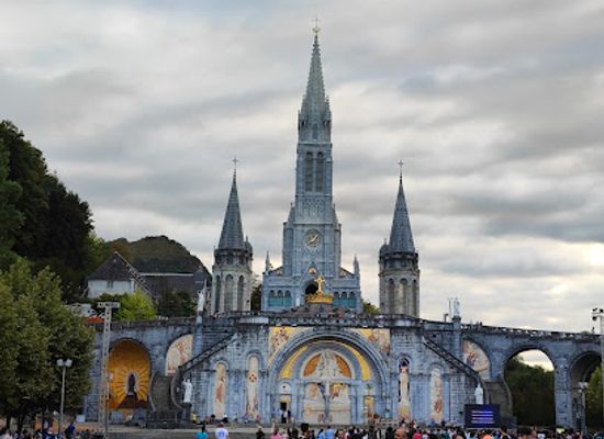 france/lourdes/landmark/basilica-of-our-lady-of-the-rosary