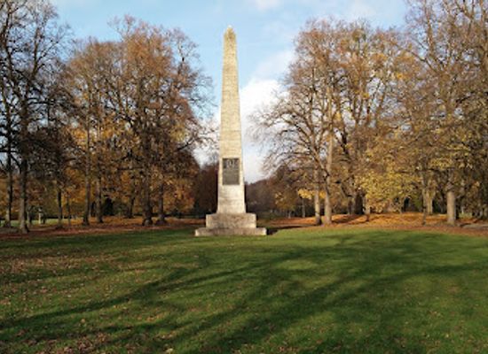 germany/munich/schwabing/landmark/obelisk-im-luitpoldpark