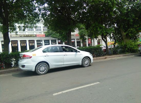 india/delhi/connaught-place/landmark/the-great-india-flag
