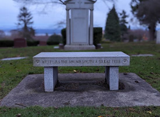 washington/seattle/capitol-hill/landmark/the-lake-view-cemetery-bench