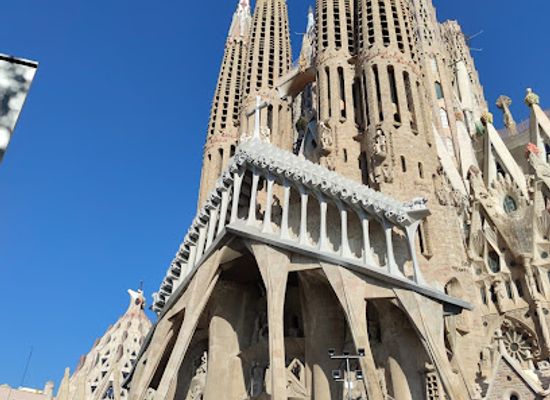 spain/barcelona/eixample/landmark/placa-de-la-sagrada-familia