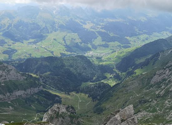 switzerland/western-switzerland/landmark/rock-monument-fotopoint-grand-tour-of-switzerland