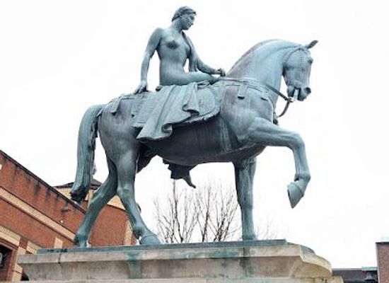 united-kingdom/warwickshire/attraction/lady-godiva-2