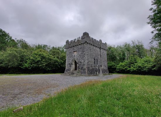 ireland/county-galway/landmark/monivea-woods