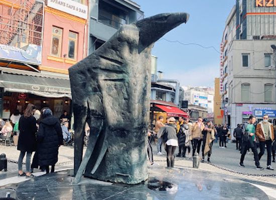 turkiye/istanbul/besiktas/landmark/eagle-statue