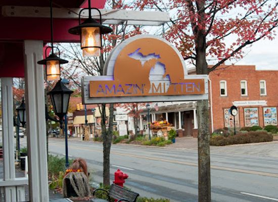 michigan/frankenmuth/landmark/amazin-mitten