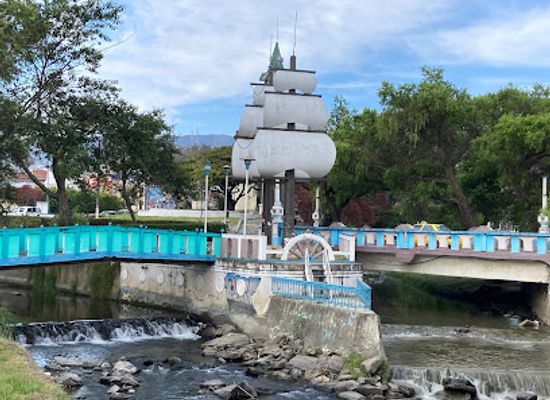 ecuador/zamora-chinchipe-region/landmark/el-barco-conjuncion-del-zamora-y-malacatos