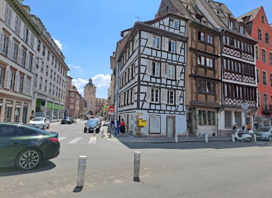 france/strasbourg/landmark/maison-au-16-quai-saint-nicolas-a-strasbourg