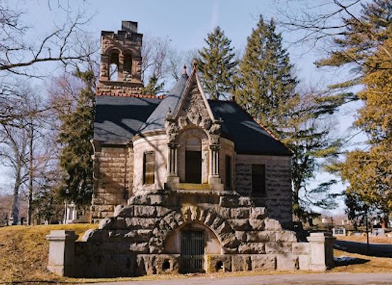 indiana/fort-wayne/landmark/lindenwood-cemetery