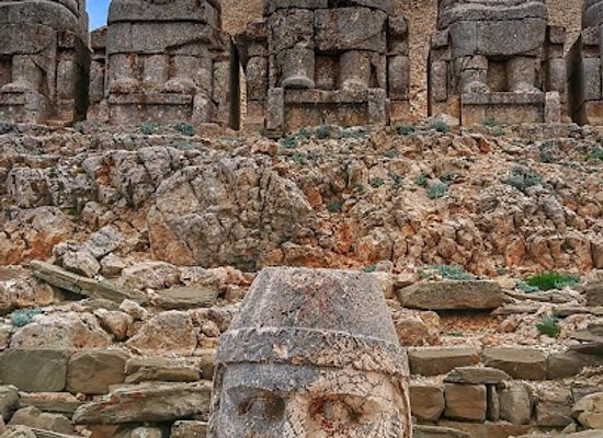 turkiye/mediterranean-region/landmark/mount-nemrut