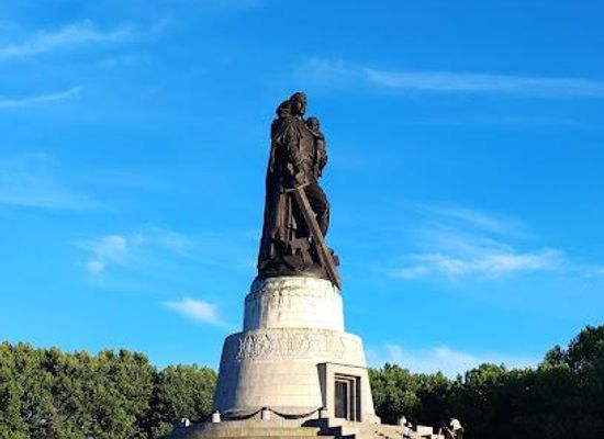 germany/brandenburg/landmark/soviet-war-memorial-treptow