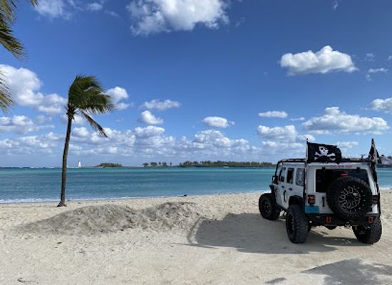 the-bahamas/nassau/cable-beach/landmark/pirate-jeep-tours