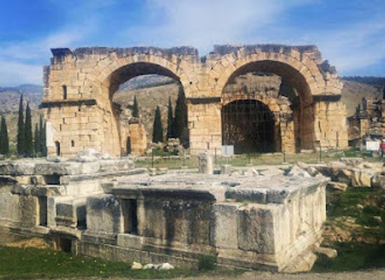 turkiye/pamukkale/landmark/hierapolis-bazilika